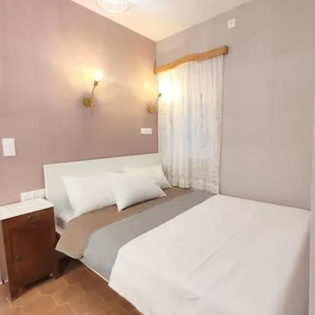 Village View House * 加利萨斯